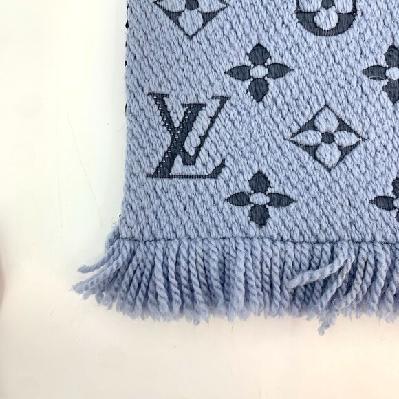 LOUIS VUITTON Monogram Wool & Silk Blend Scarf With Fringe In Light Blue & Navy - Picture 7 of 9